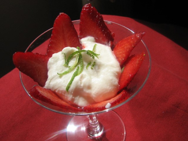 Mousse au citron vert et fraises – CVOUSLECHEF – Le Blog